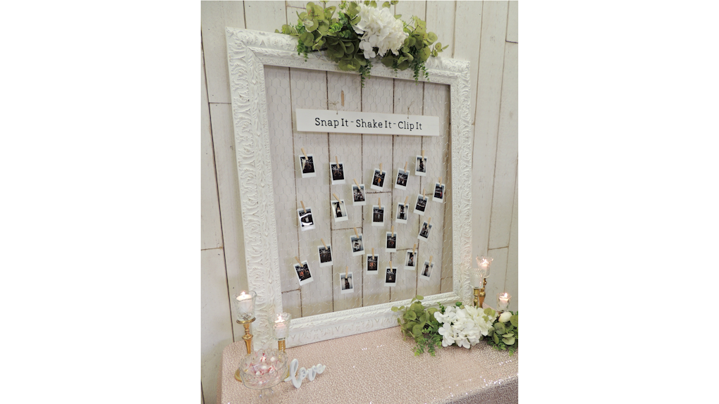 Timber and Chicken Wire Frame Seating Chart