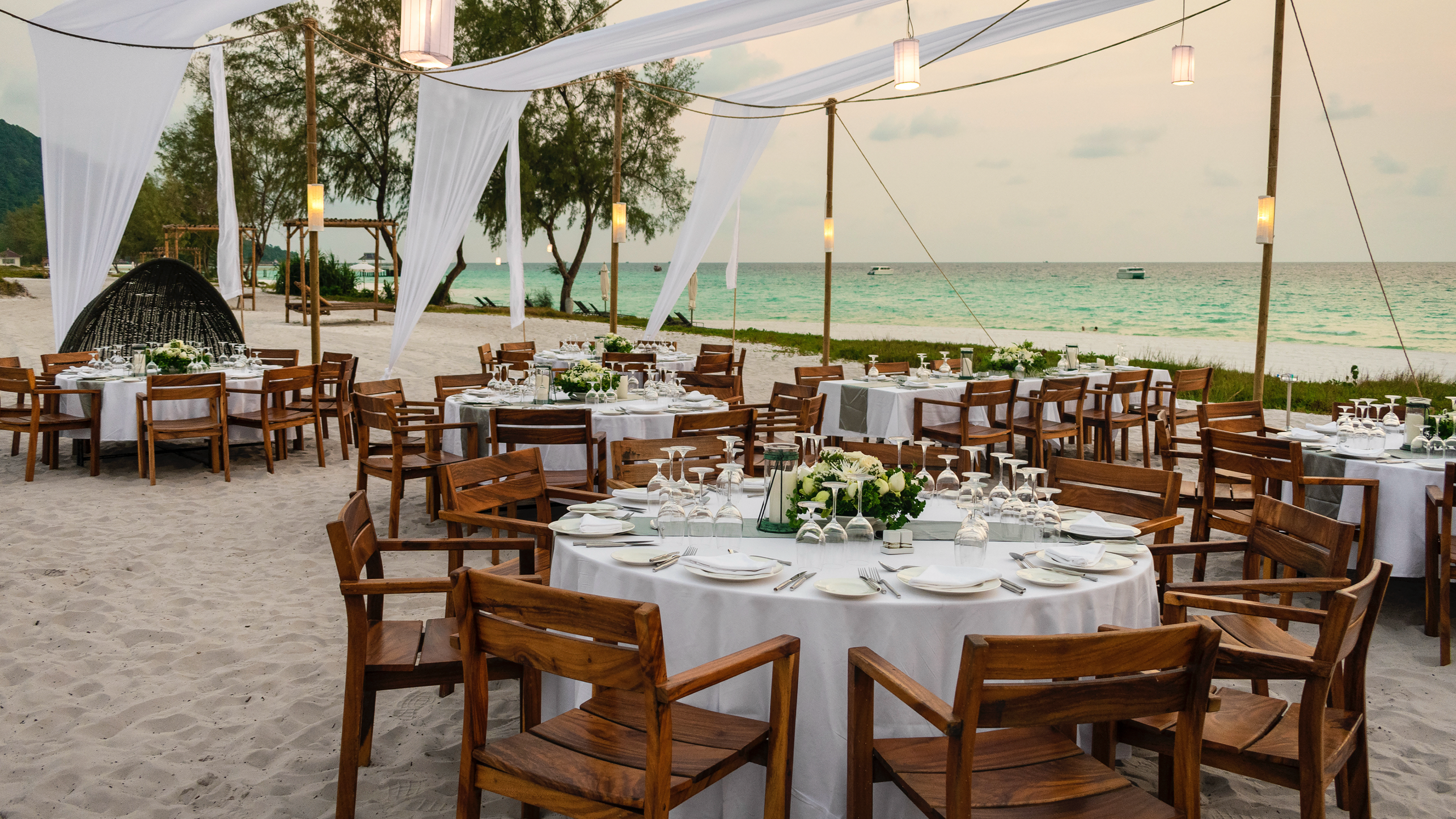 Tables & Chairs